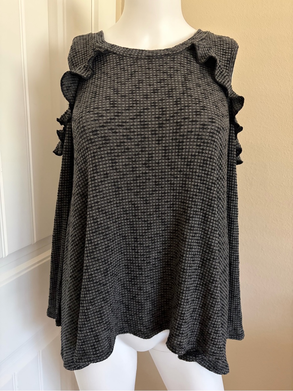 Altar’s State Dark Gray Ruffle Cold-Shoulder Top